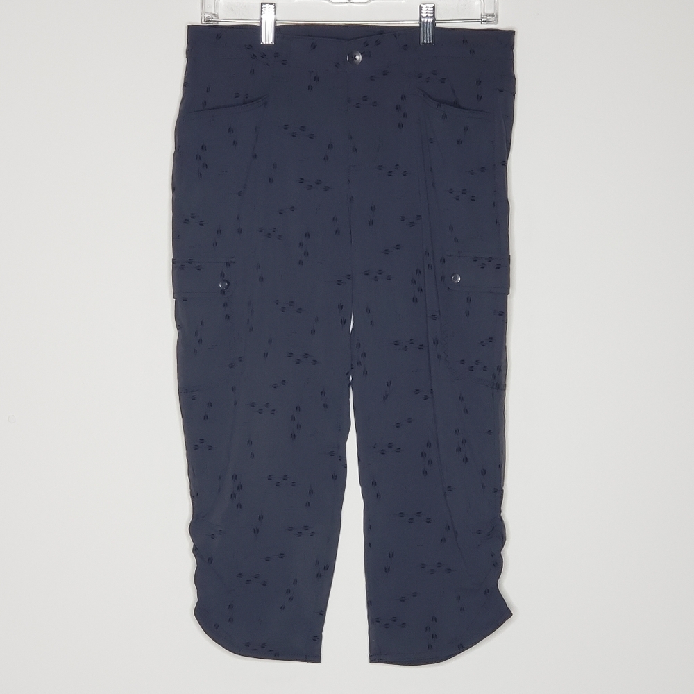 Eddie Bauer Gray Floral Stem Design Rouched Capris